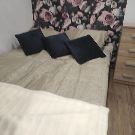 Апартаменты Walbrzych Pilsuckiego News Apartament Экстерьер фото